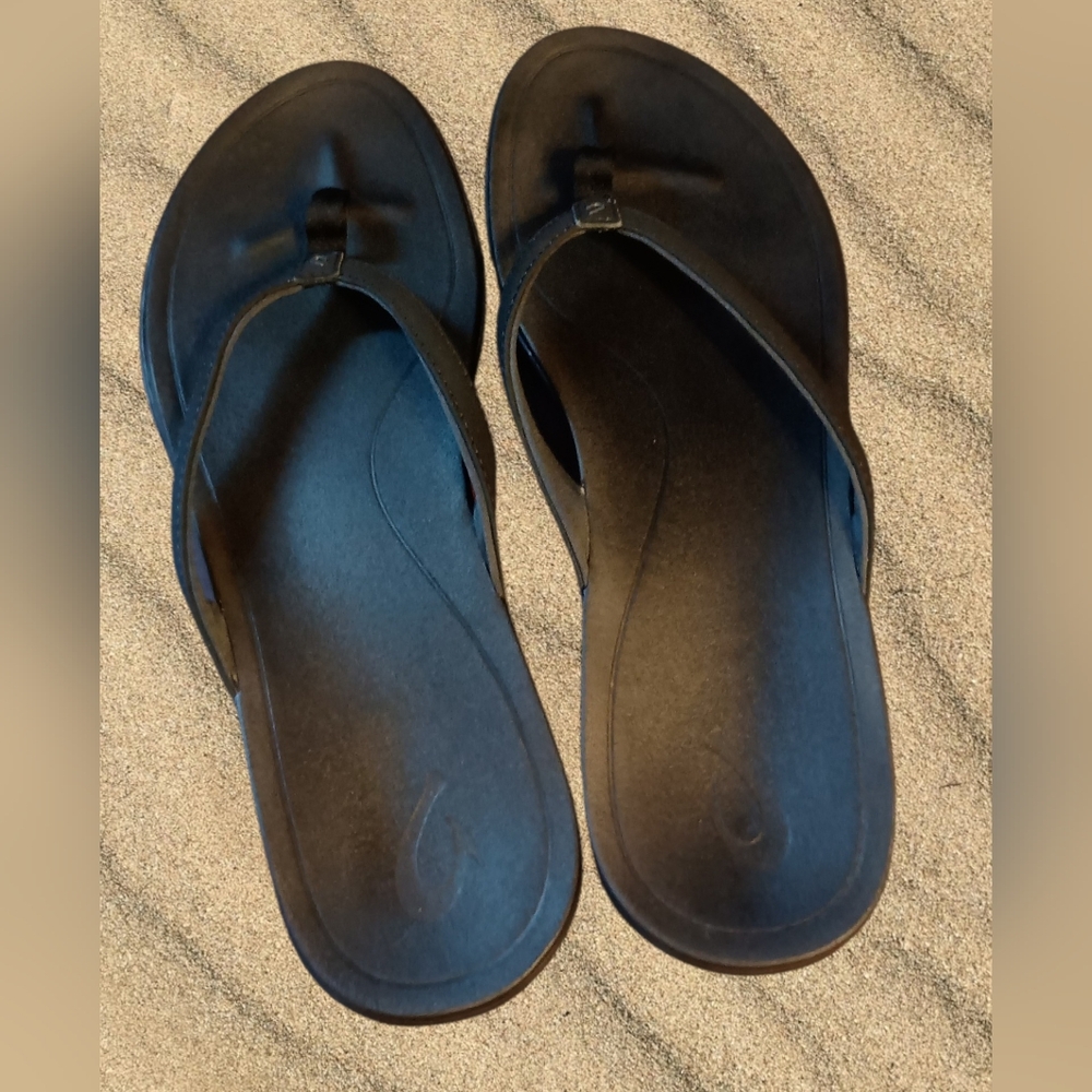 Women's Black OluKai 10/EUR 40 Thong Flip Flop Sandals - Picture 2 of 5